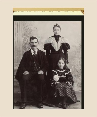 Historic family portrait used as The Ten Bells House emblem